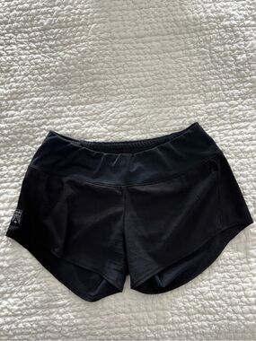 Oiselle Roga Shorts Black Pyramid Navy Size 4 back zip pocket